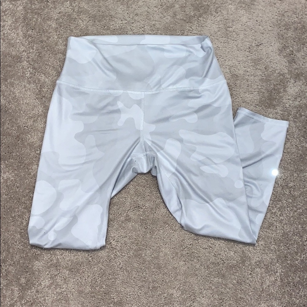 ALO Yoga White Camo Leggings